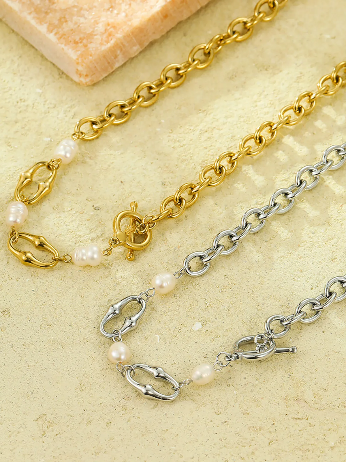Golden Chain Pearl Necklace sold by COMMENSE product image thumbnail 4