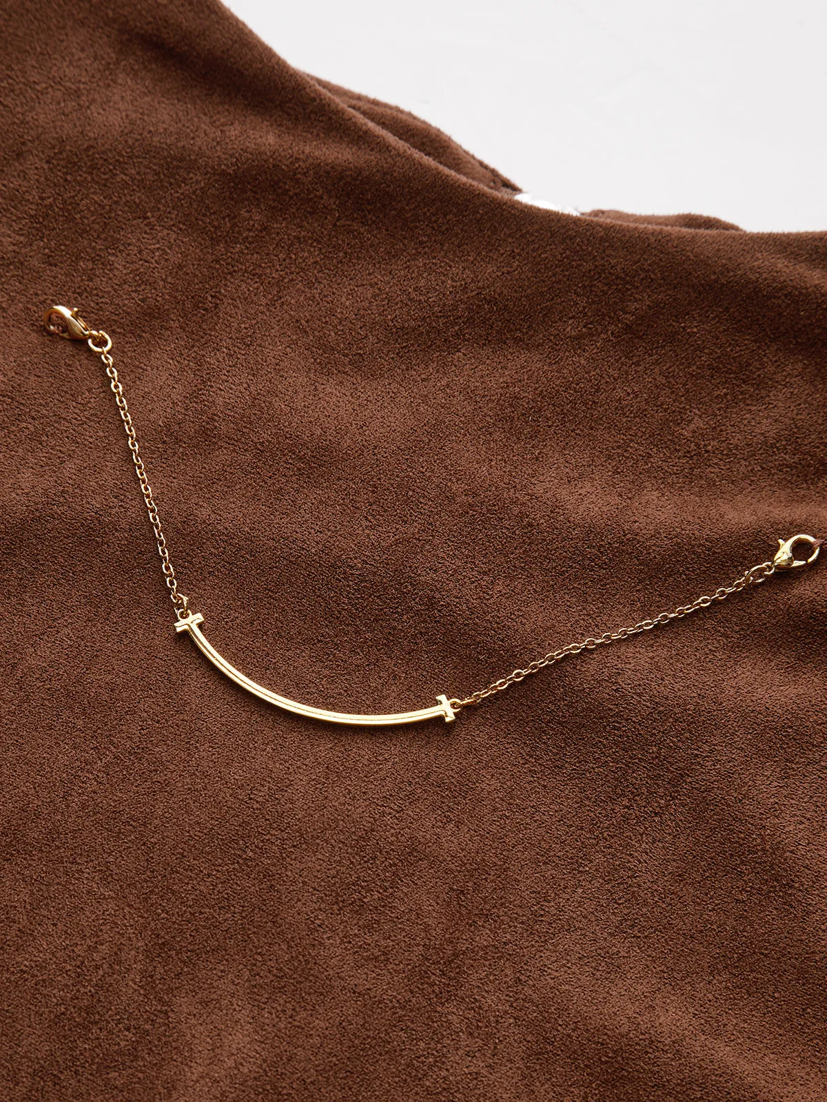 Suede Effect Back Zip Ruched Short-Sleeve Top sold by COMMENSE product image thumbnail 3