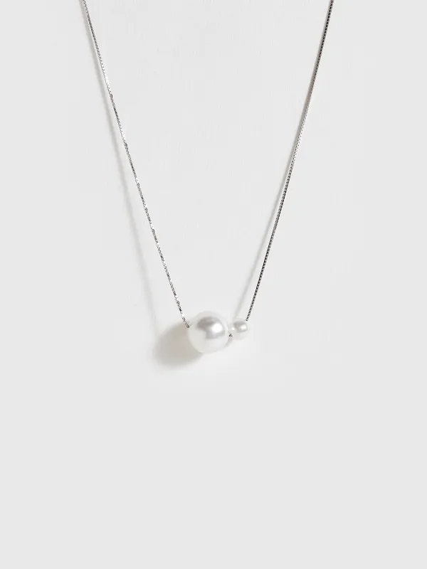 Dual Pearl Pendant Necklace made by COMMENSE