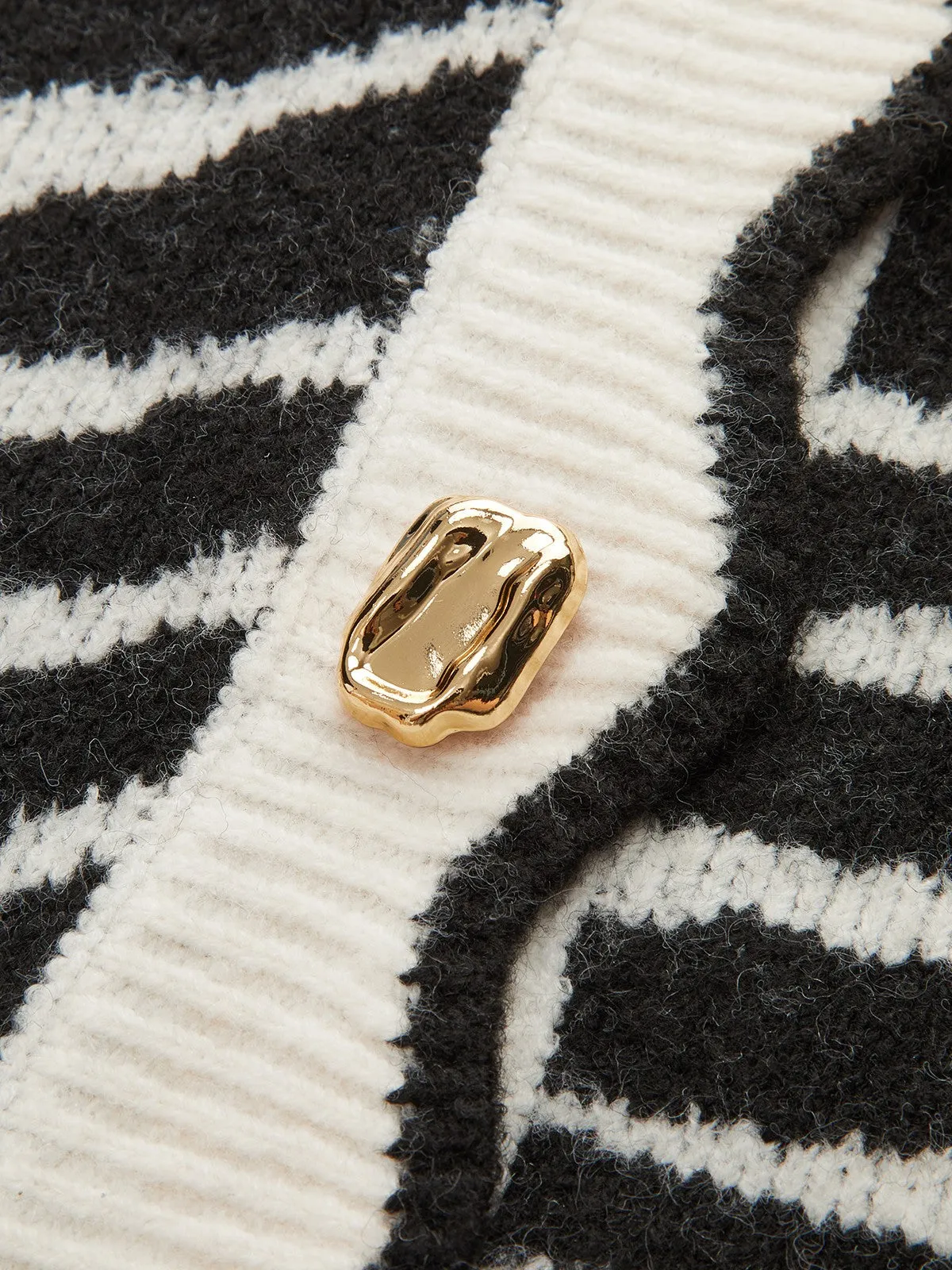 Metal Button Zebra-Striped Knit Vest sold by COMMENSE product image thumbnail 2