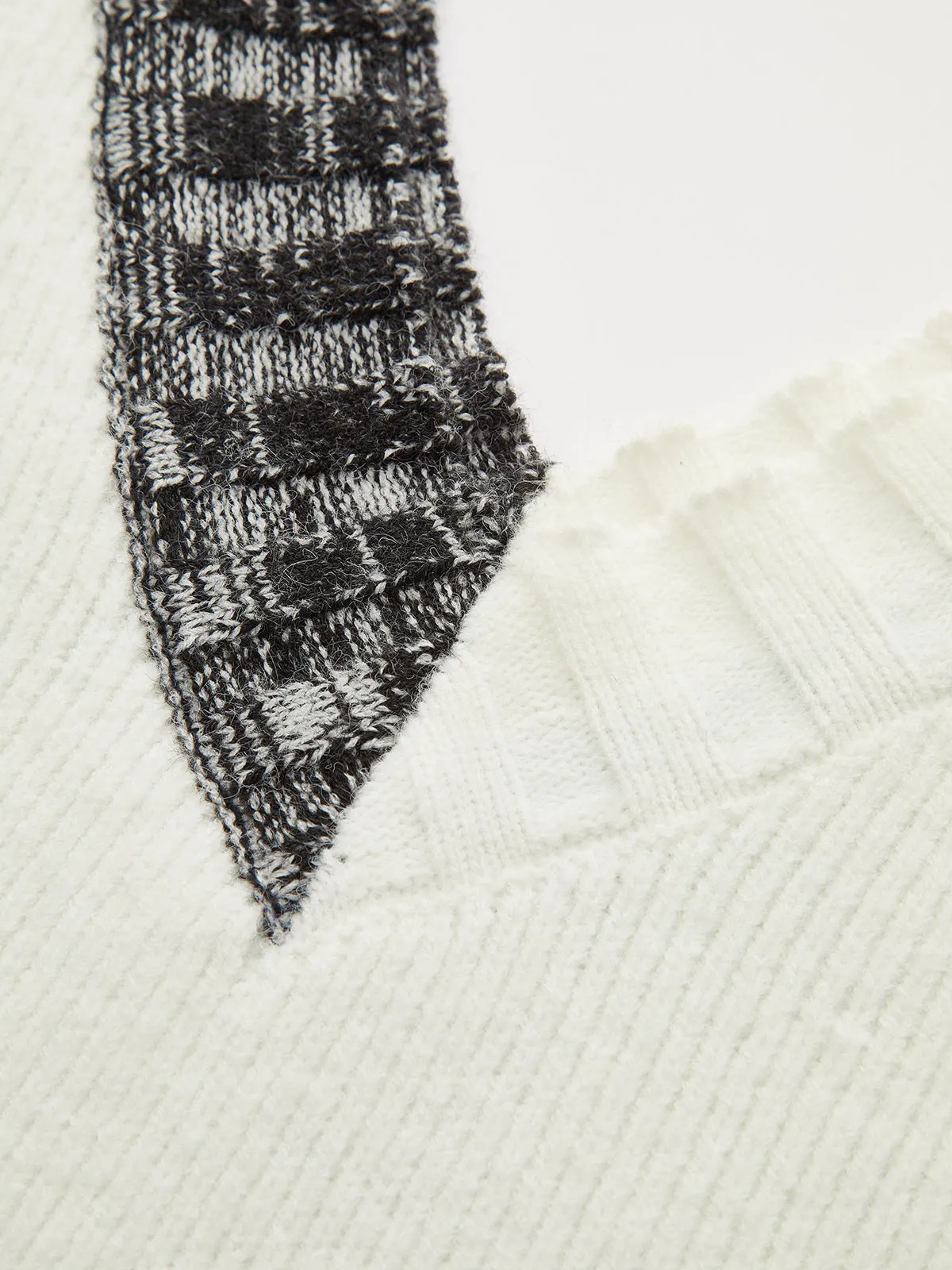 Two-Tone Reversible V-Neck Knit Vest sold by COMMENSE product image thumbnail 5