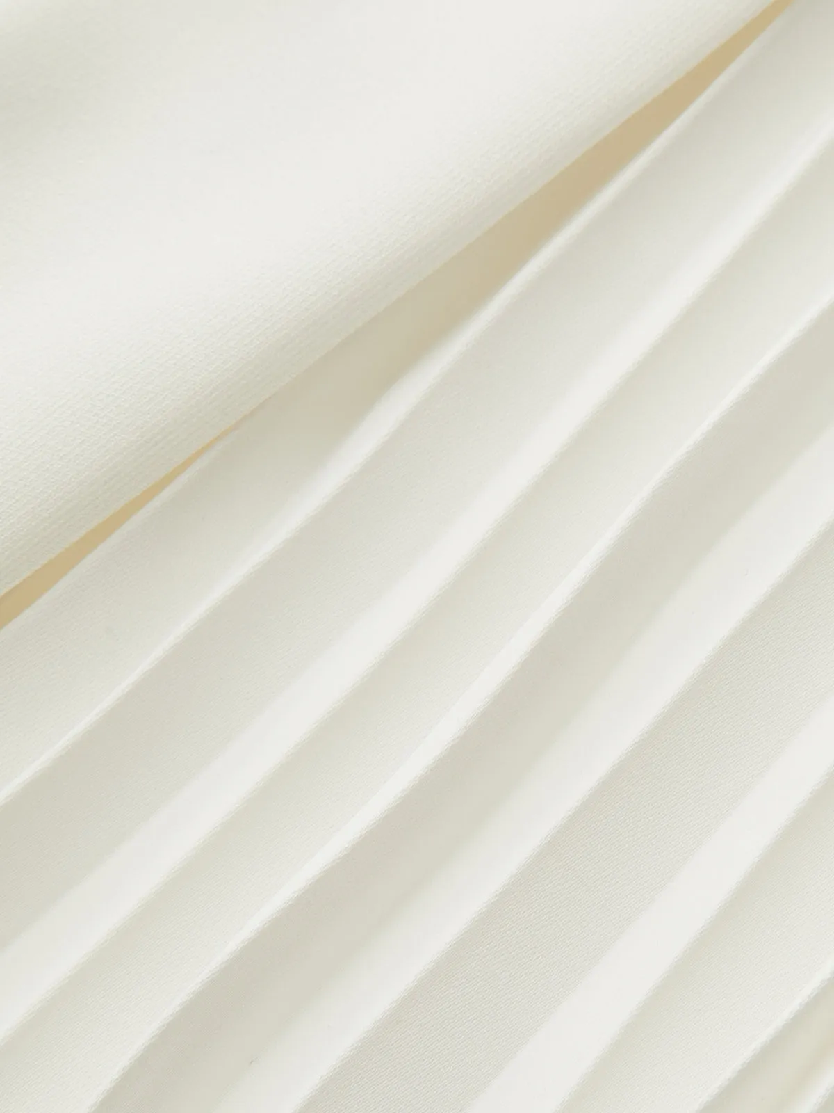 Metal Chain Pleated Mini Skirt sold by COMMENSE product image thumbnail 4