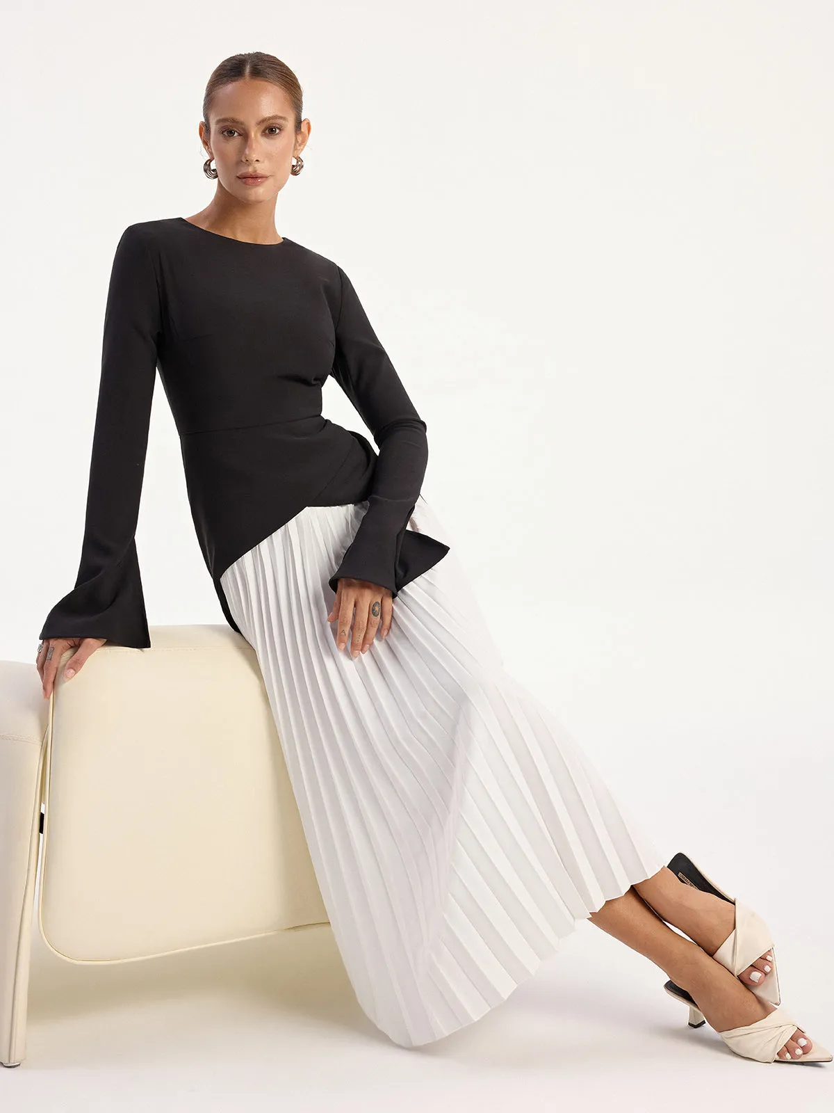 Two-Tone Long Sleeve Pleated Midi Dress sold by COMMENSE product image thumbnail 3