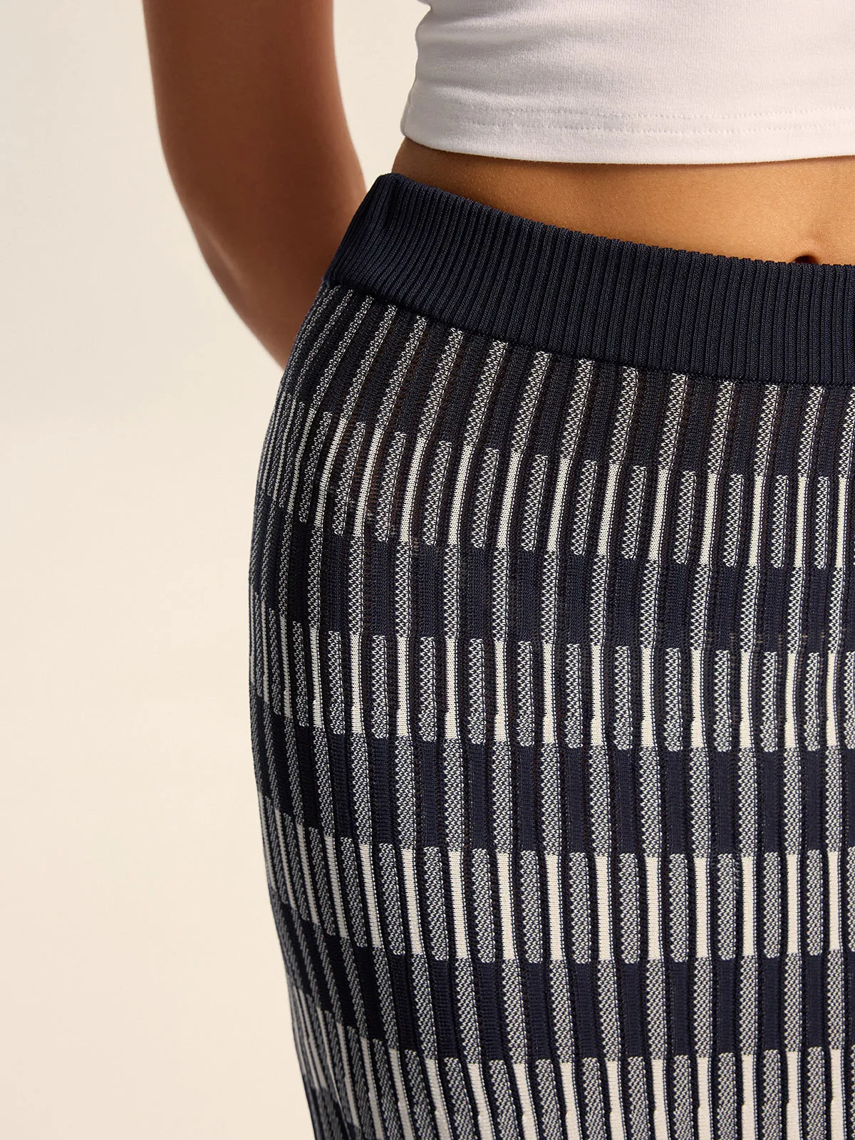 Checkered Knit Maxi Skirt sold by COMMENSE product image thumbnail 5