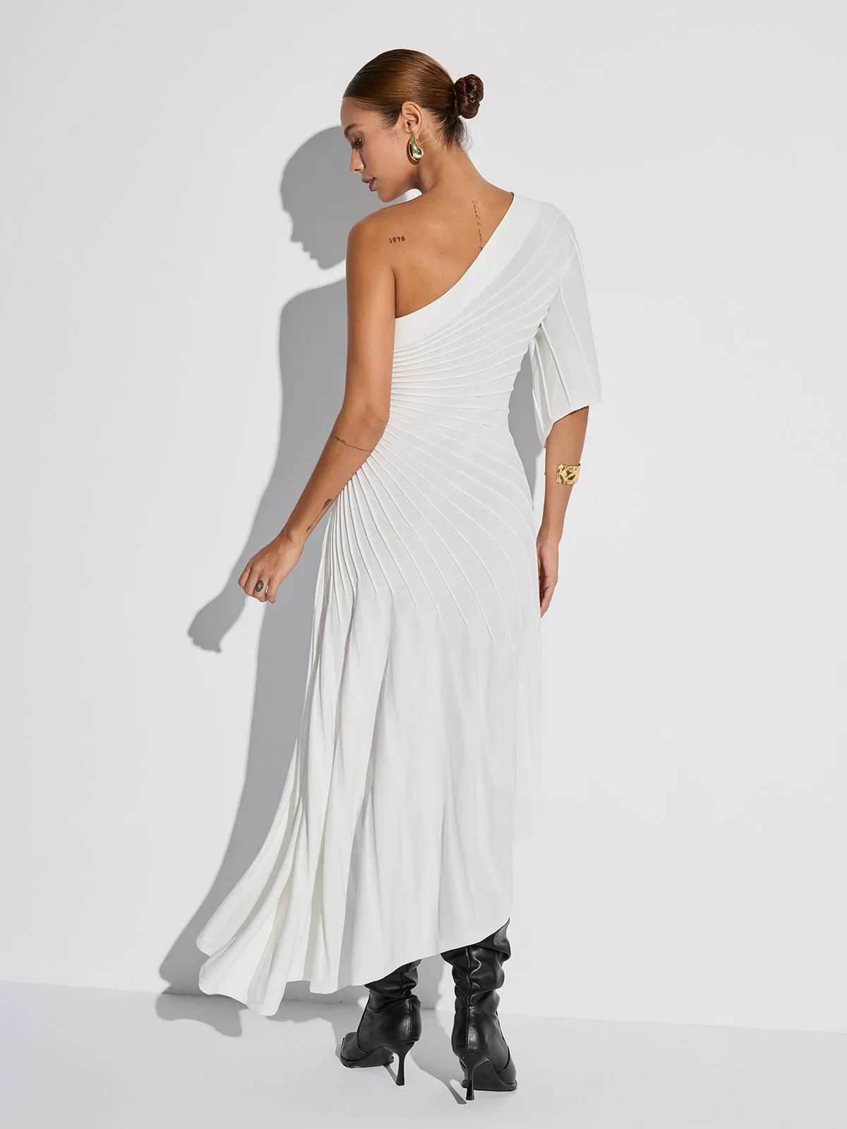 Asymmetric One-Shoulder Textured Sweater Dress sold by COMMENSE product image thumbnail 5