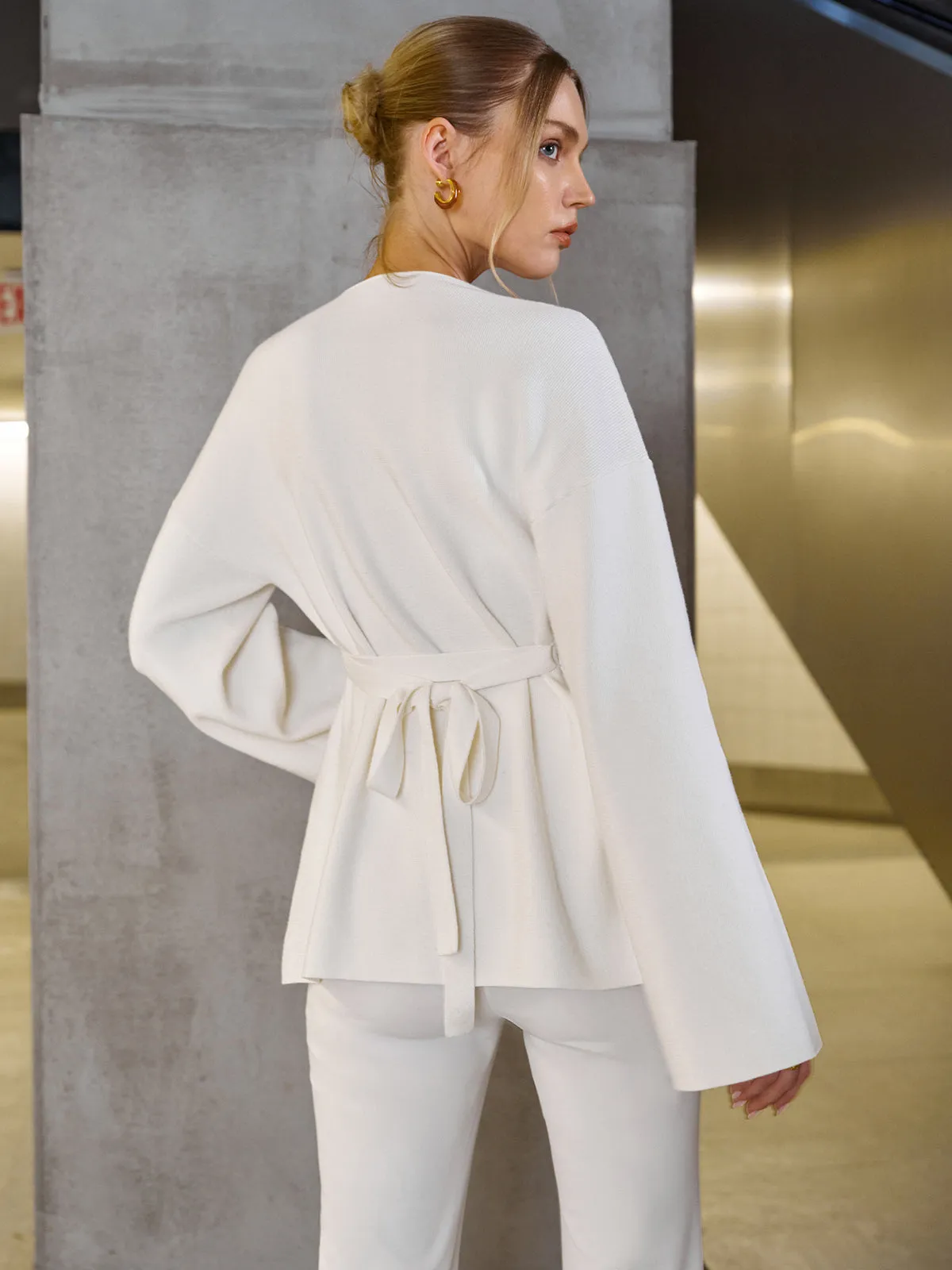 Wool-Blend V-Neck Single-Button Sweater sold by COMMENSE product image thumbnail 5