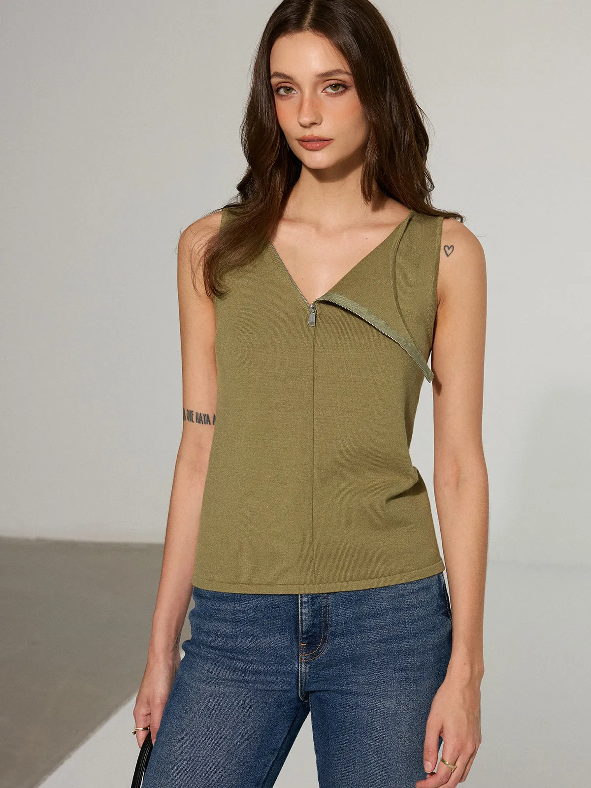 Asymmetric Zipper Sleeveless Top sold by COMMENSE product image thumbnail 3