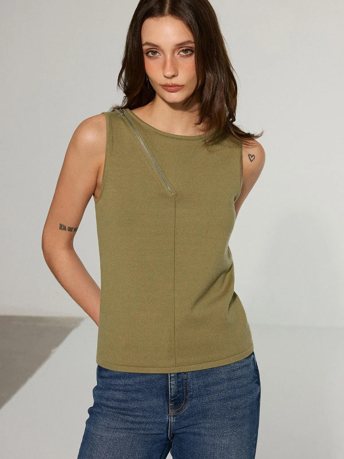 Asymmetric Zipper Sleeveless Top sold by COMMENSE product image thumbnail 2