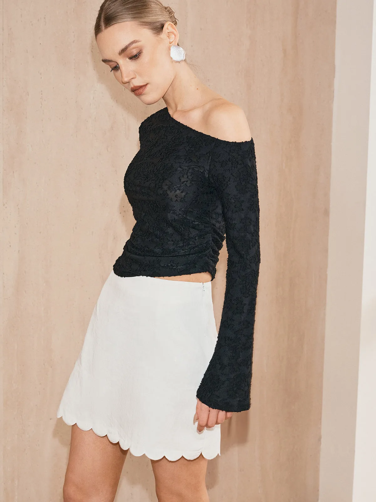 Scalloped Hem Mid-Waist Mini Skirt sold by COMMENSE product image thumbnail 5