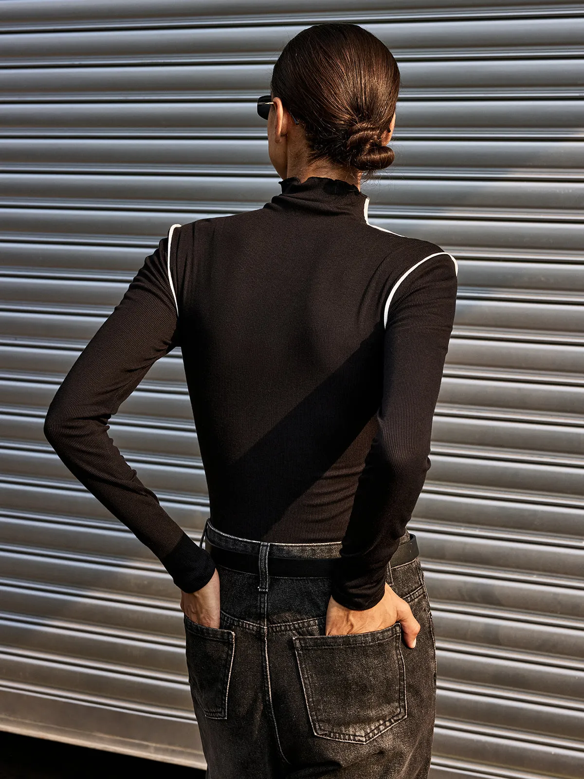 Contrast Asymmetric Piping Mock-Neck T-Shirt sold by COMMENSE product image thumbnail 4