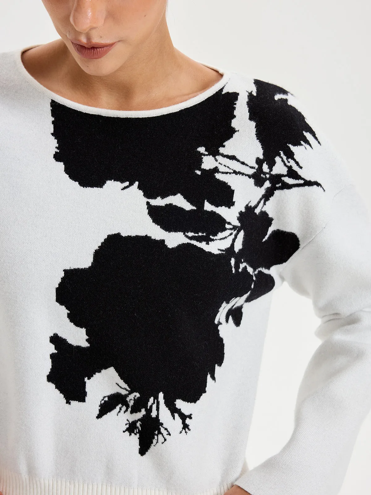 Ink-Wash Painting Pattern Round Neck Knit Top sold by COMMENSE product image thumbnail 5