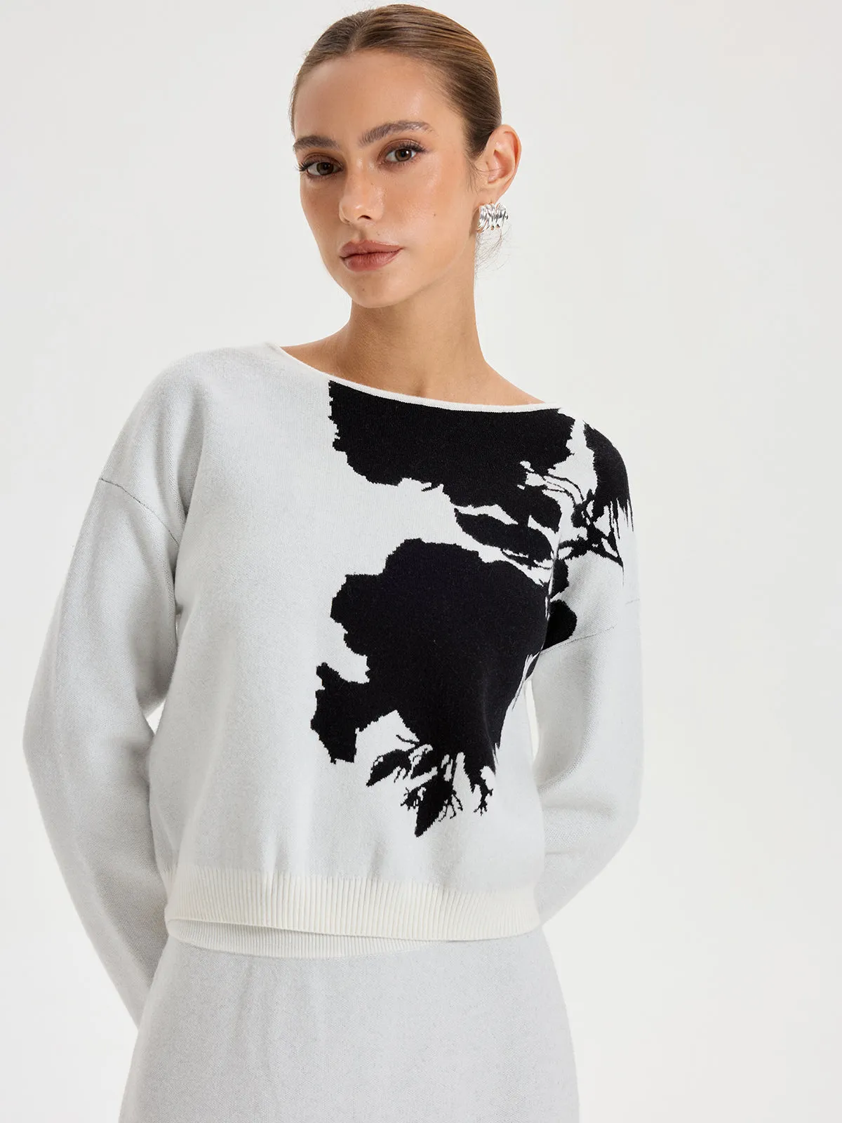 Ink-Wash Painting Pattern Round Neck Knit Top sold by COMMENSE product image thumbnail 4