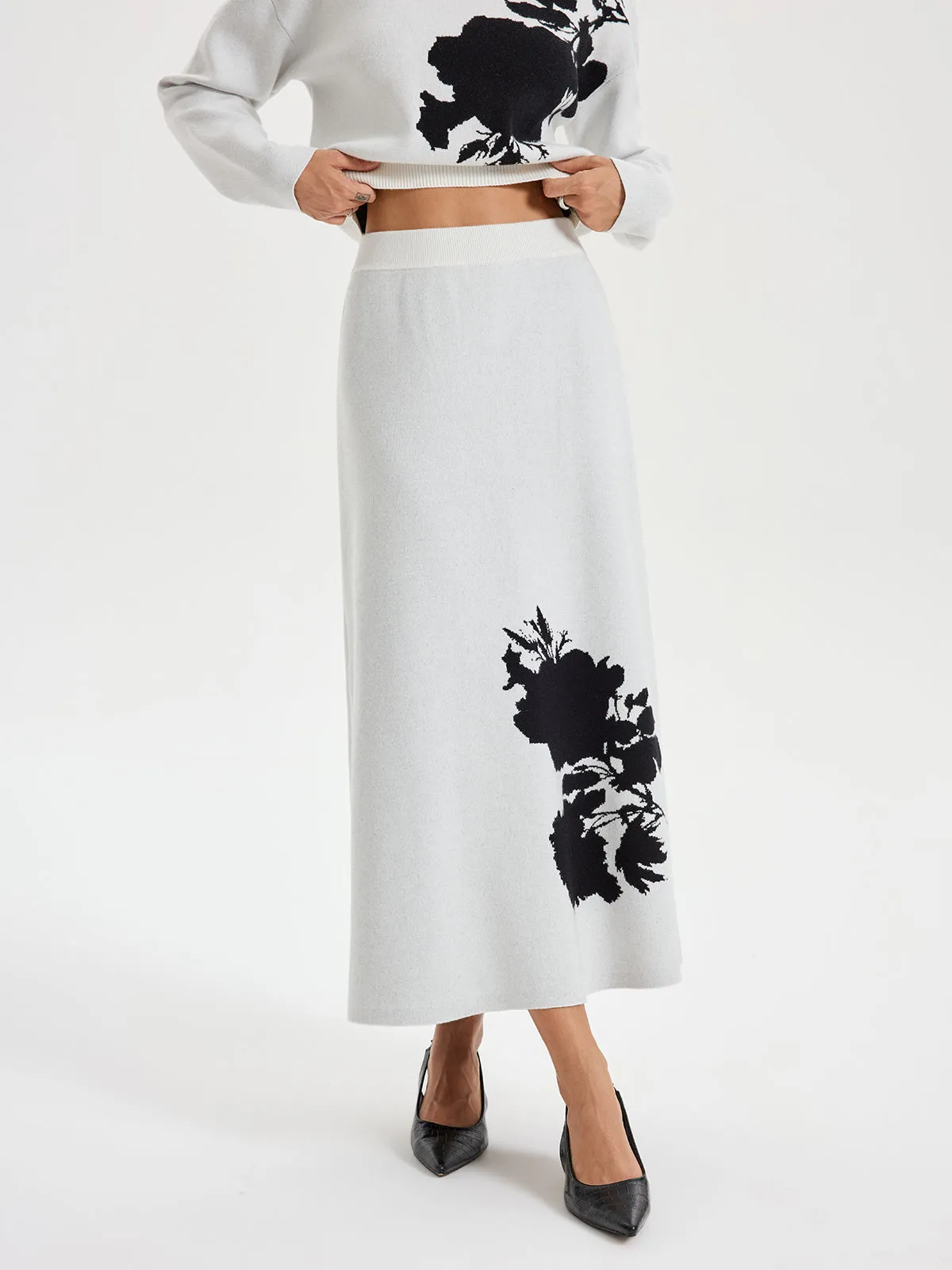 Ink-Wash Painting Pattern Knit Maxi Skirt sold by COMMENSE product image thumbnail 3