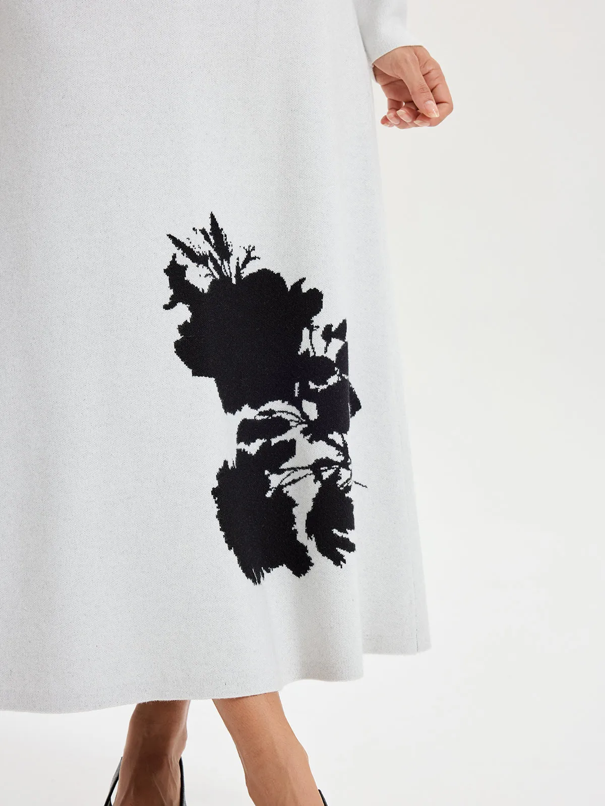 Ink-Wash Painting Pattern Knit Maxi Skirt sold by COMMENSE product image thumbnail 4