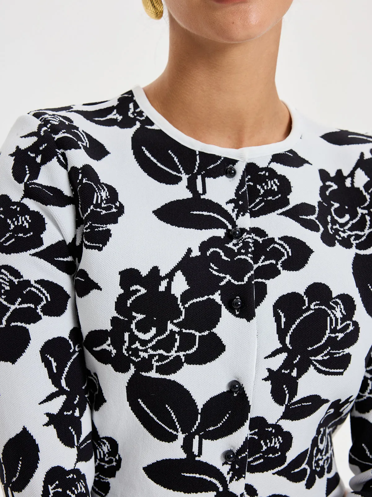 Floral Pattern Crop Cardigan sold by COMMENSE product image thumbnail 4