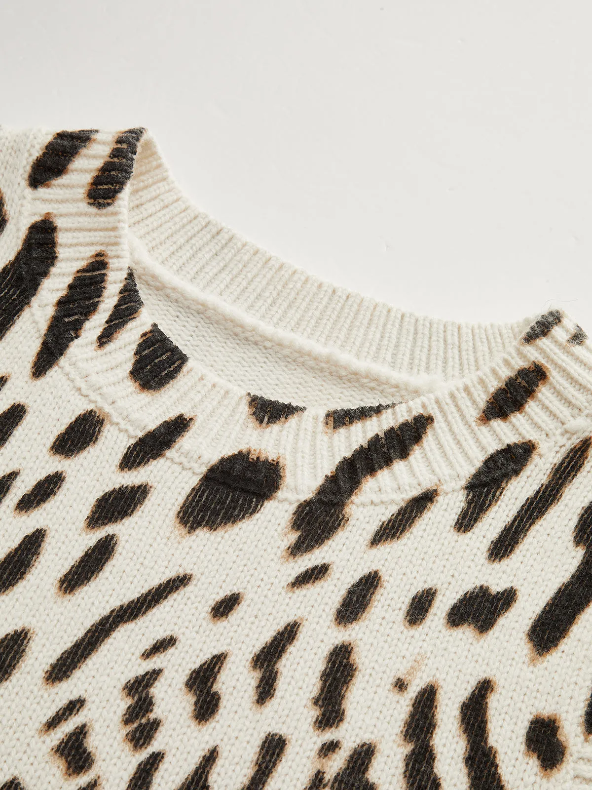 Wool-Blend Leopard Print Knit Vest sold by COMMENSE product image thumbnail 4