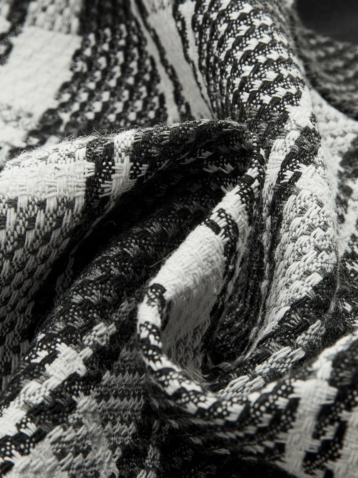 Checked Plaid Circle Linked Mini Skirt sold by COMMENSE product image thumbnail 3