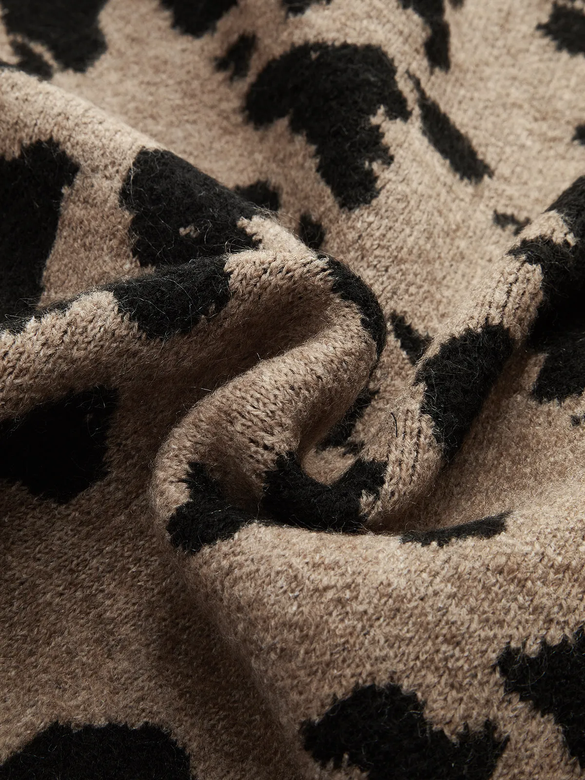Bow Detail Leopard Print Knit Sweater sold by COMMENSE product image thumbnail 3