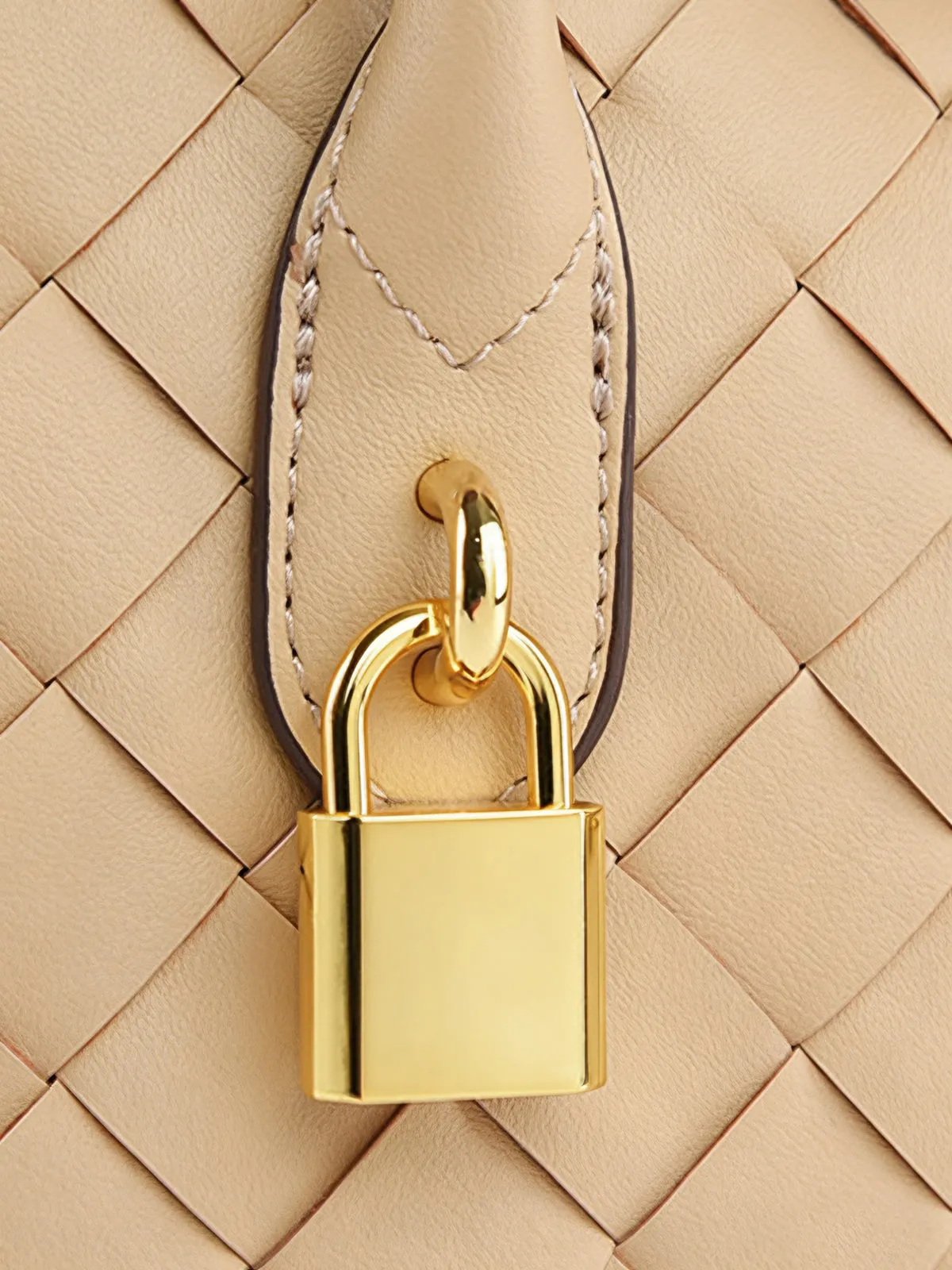 Golden Lock Detail Woven Shoulder Bag sold by COMMENSE product image thumbnail 3