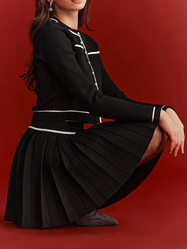 Contrast Trim Pleated Mini Skirt sold by COMMENSE