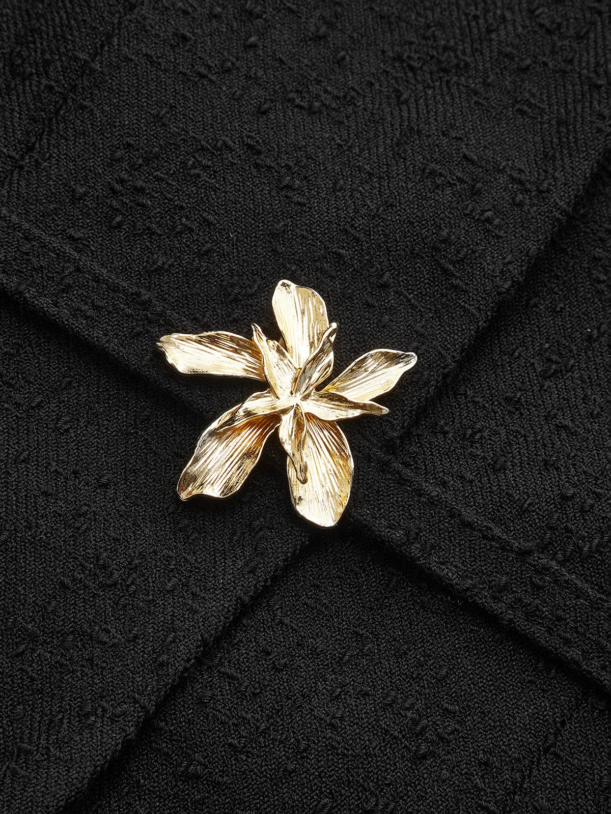 Textured Blazer with Floral Buckle Belt sold by COMMENSE product image thumbnail 3