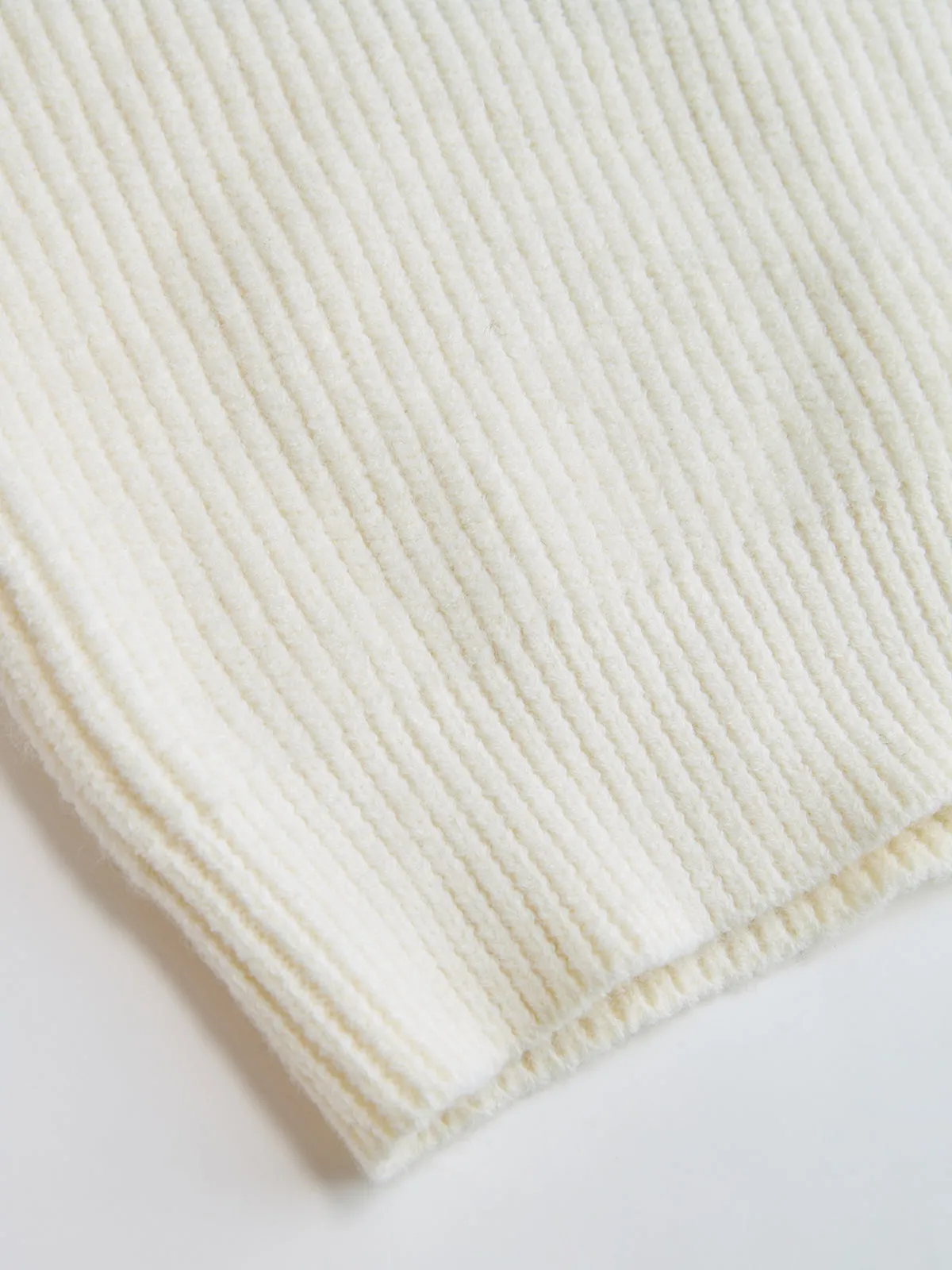 Color-Block Cutout Ribbed Sweater Set sold by COMMENSE product image thumbnail 5