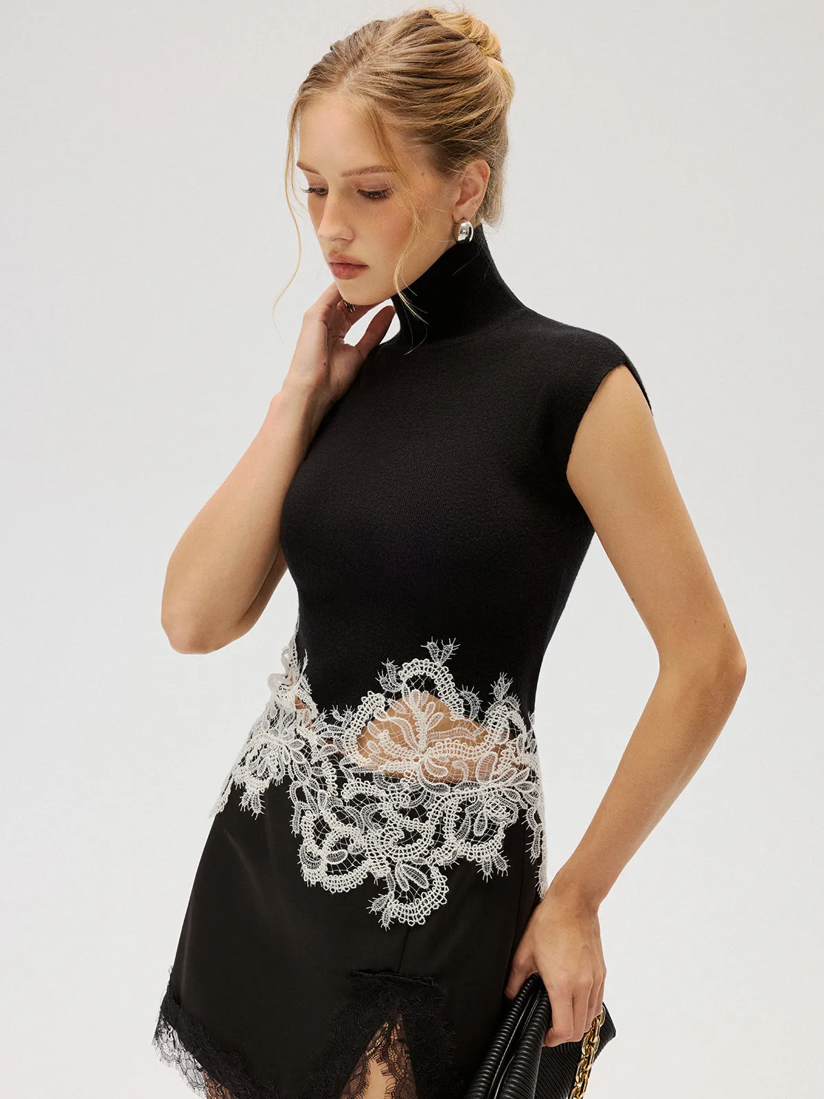 Contrast Lace Panel Sleeveless Turtleneck Vest sold by COMMENSE product image thumbnail 2