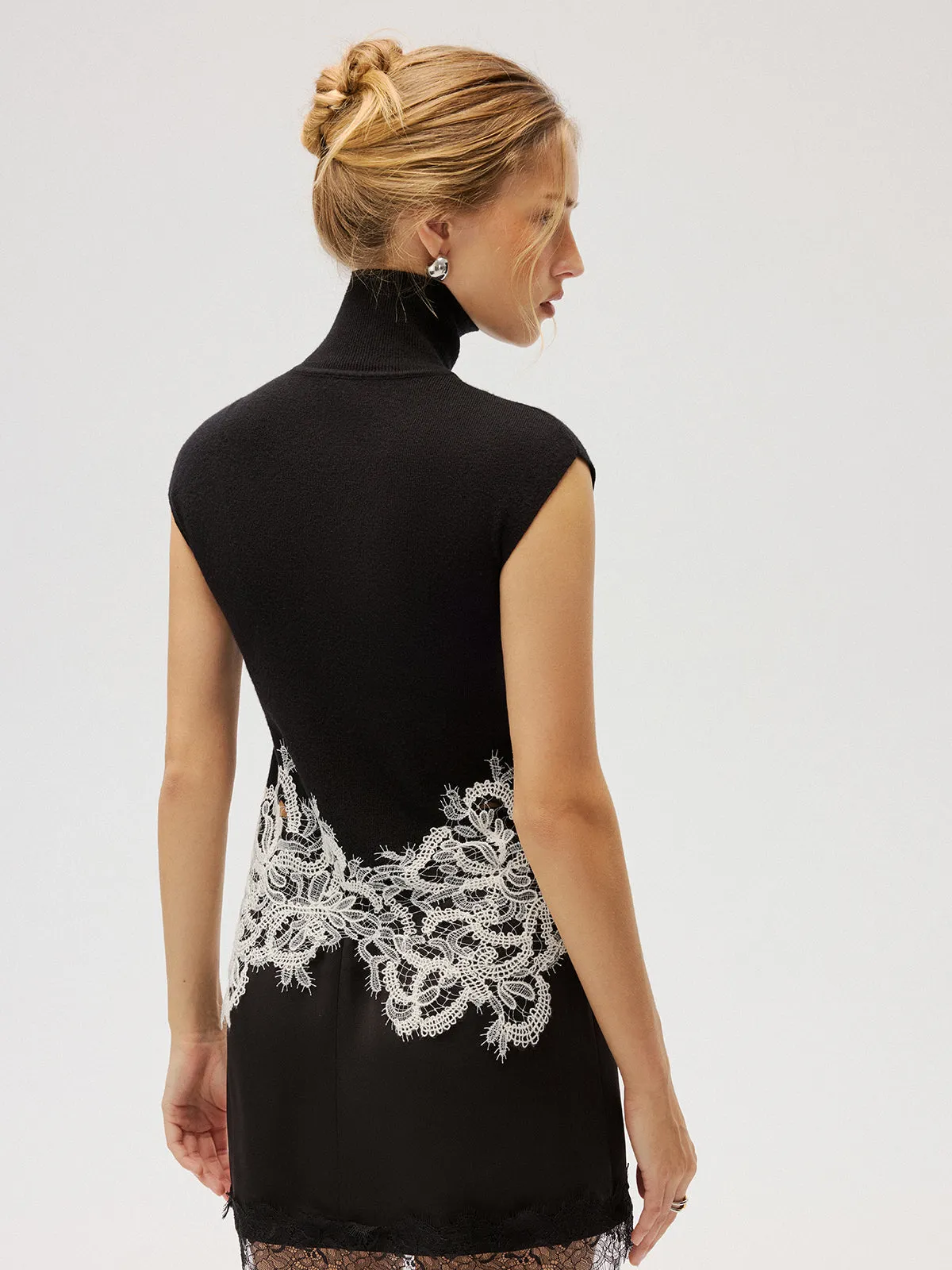 Contrast Lace Panel Sleeveless Turtleneck Vest sold by COMMENSE product image thumbnail 4