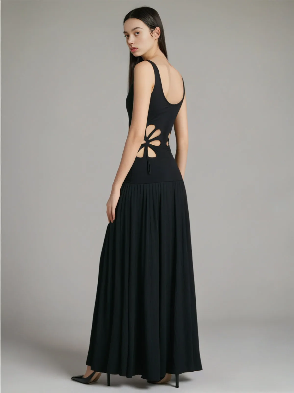 Solid Cutout Sleeveless Dress sold by COMMENSE product image thumbnail 2