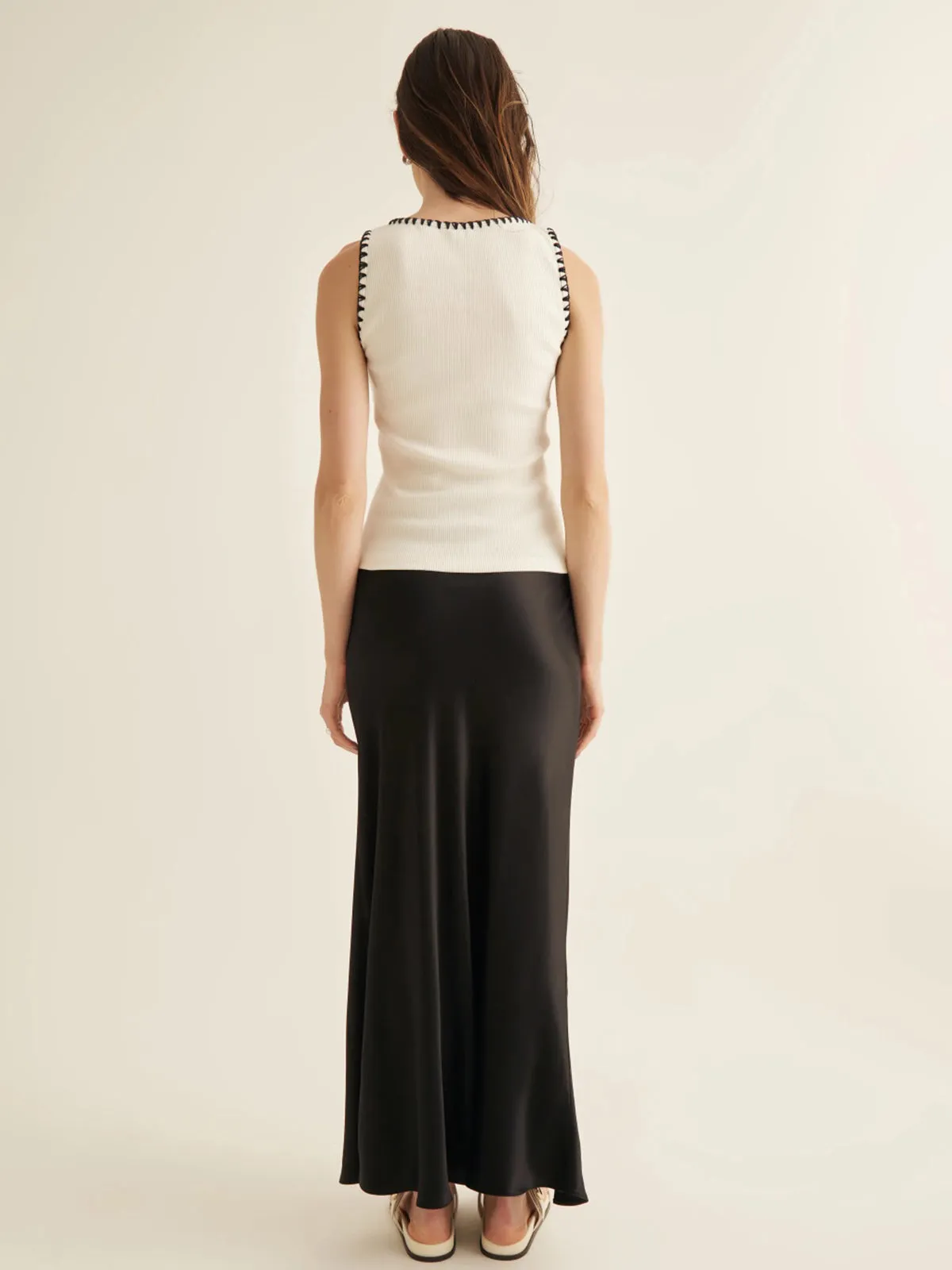 Minimalism Contrast Trim Sweater Vest sold by COMMENSE product image thumbnail 4