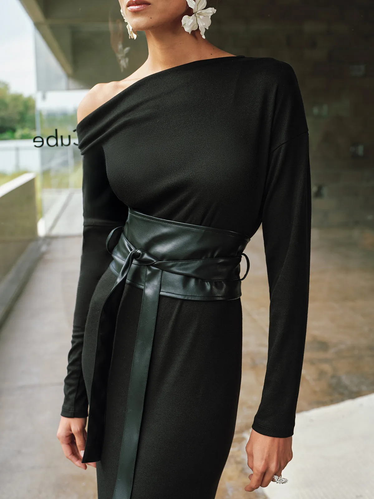 Off-Shoulder Waist Cincher Slit Maxi Dress sold by COMMENSE product image thumbnail 3