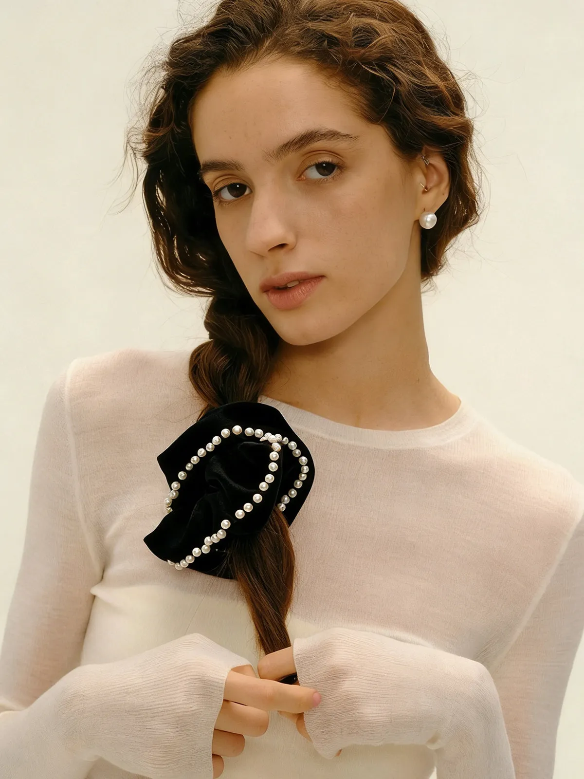 Pearl Trim Satin Scrunchie sold by COMMENSE product image thumbnail 4