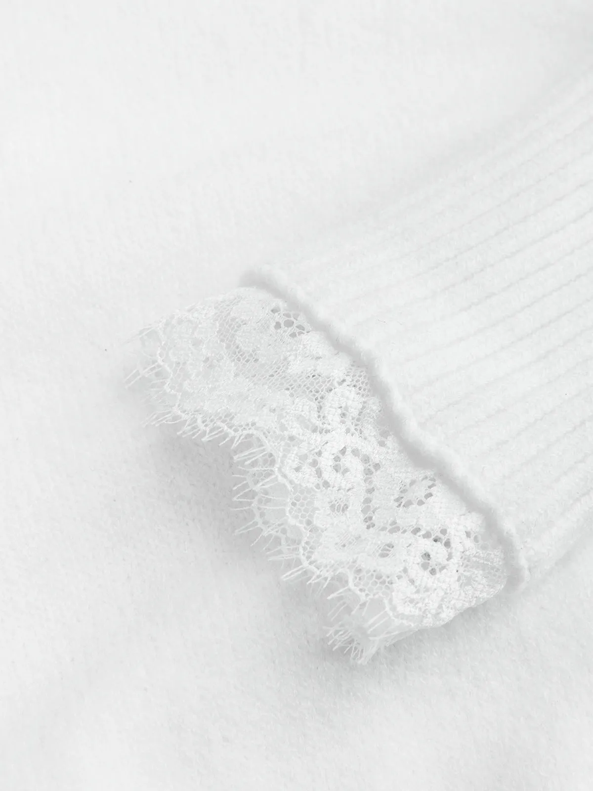 Lace Trim Buttoned Cropped Knit Cardigan sold by COMMENSE product image thumbnail 5