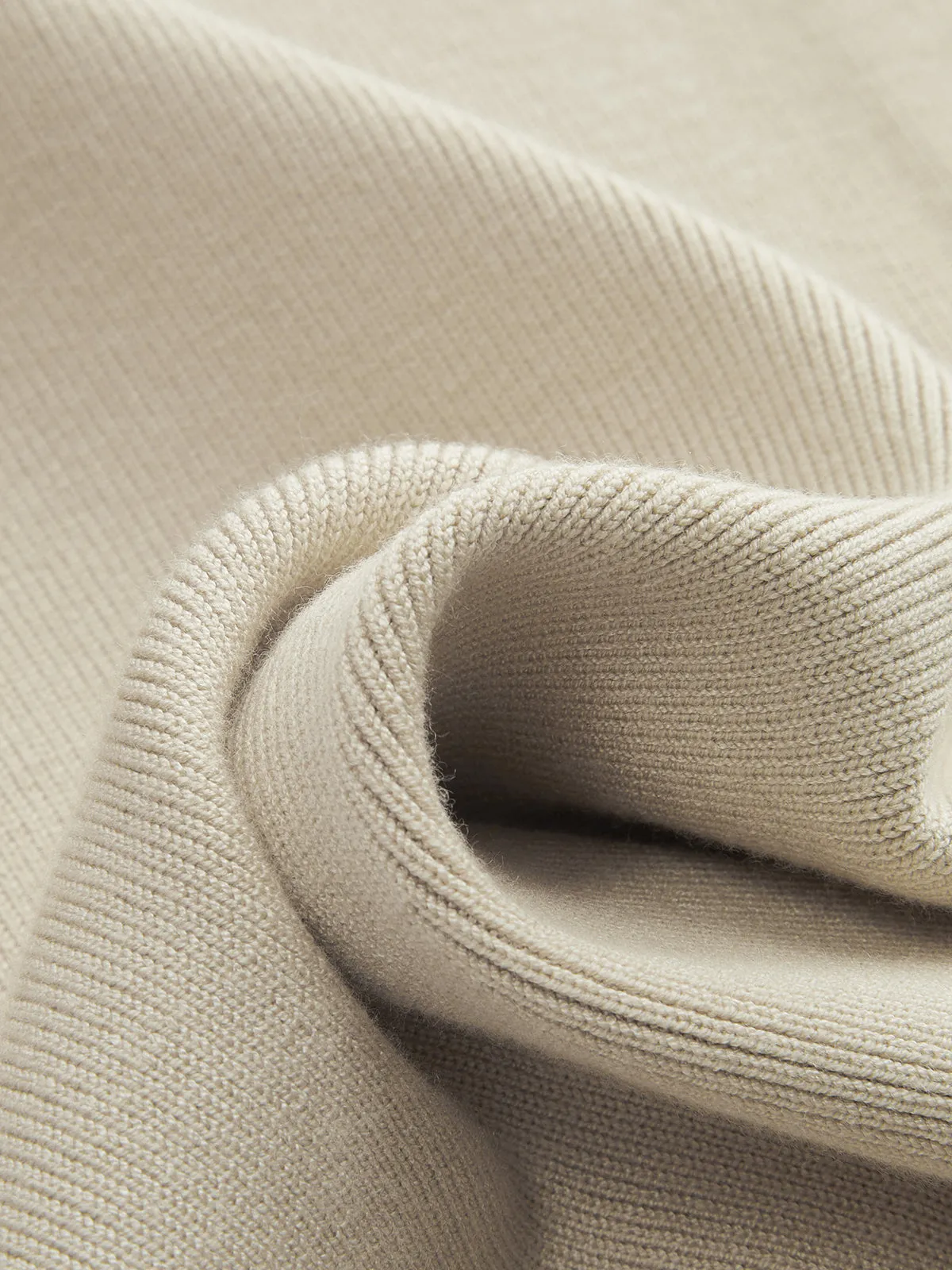 Contrast Trim Sleeveless Knit Top sold by COMMENSE product image thumbnail 4