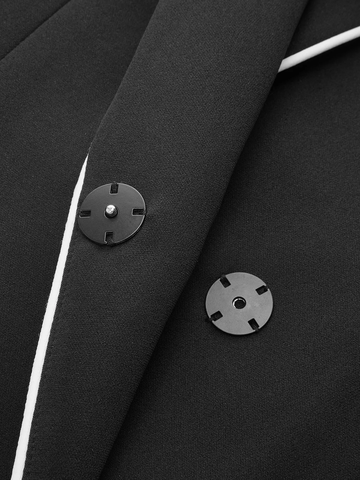 Contrast Piping Belted Sleeveless Blazer Vest sold by COMMENSE product image thumbnail 4