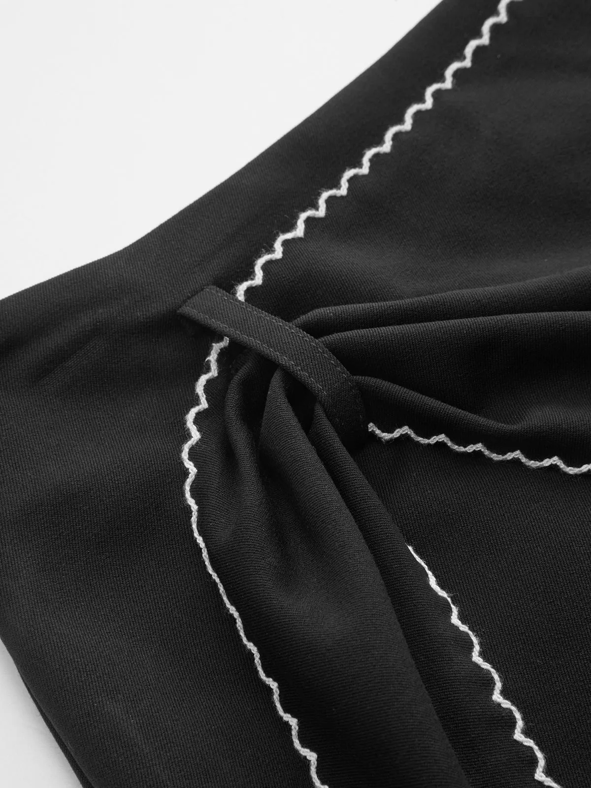 Contrast Scalloped Trim Wrap Mini Skirt sold by COMMENSE product image thumbnail 4