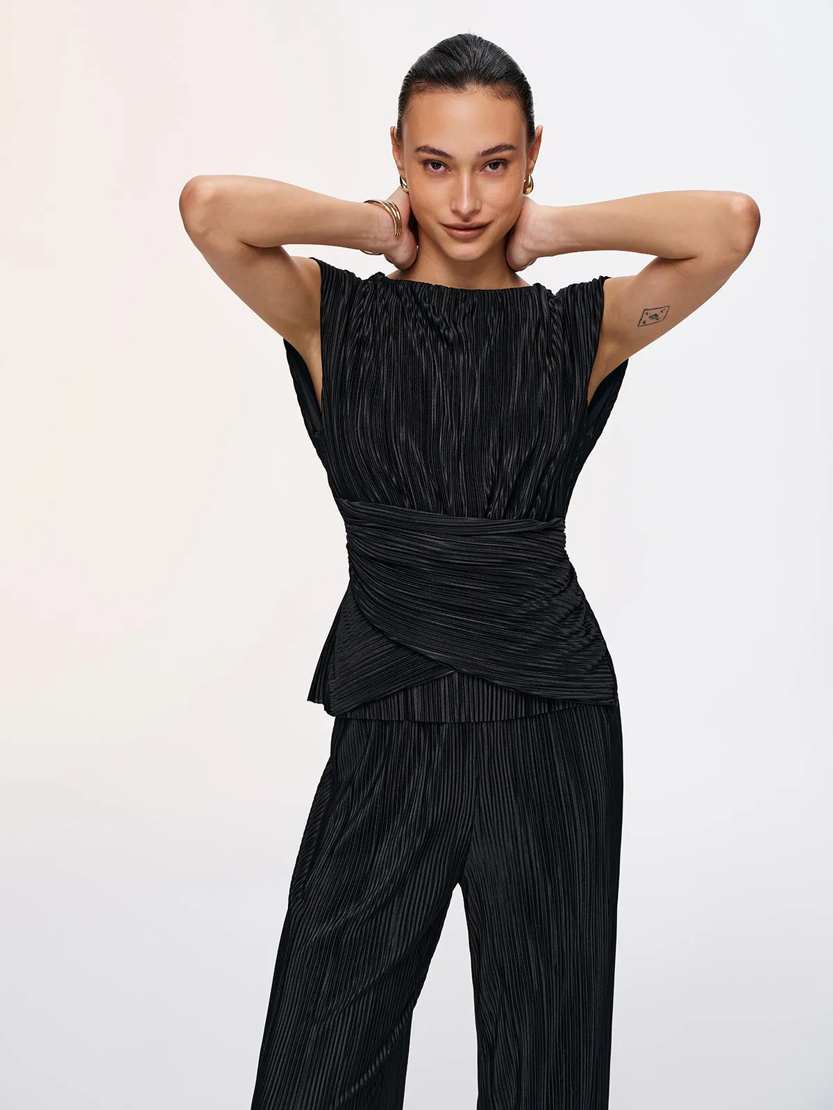 Texture Tie-Back Top & Wide-Leg Pants Set sold by COMMENSE product image thumbnail 4