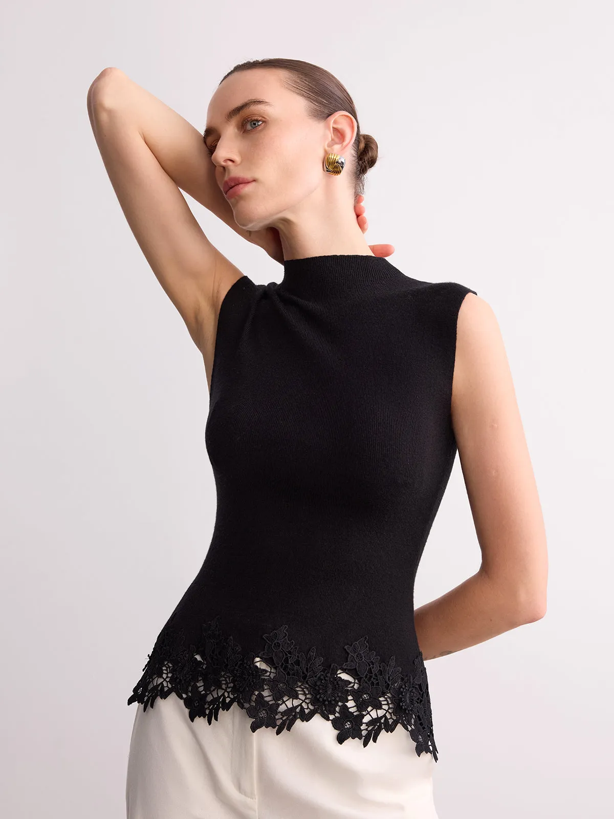 Sleeveless Lace Hem Knit Vest sold by COMMENSE product image thumbnail 4