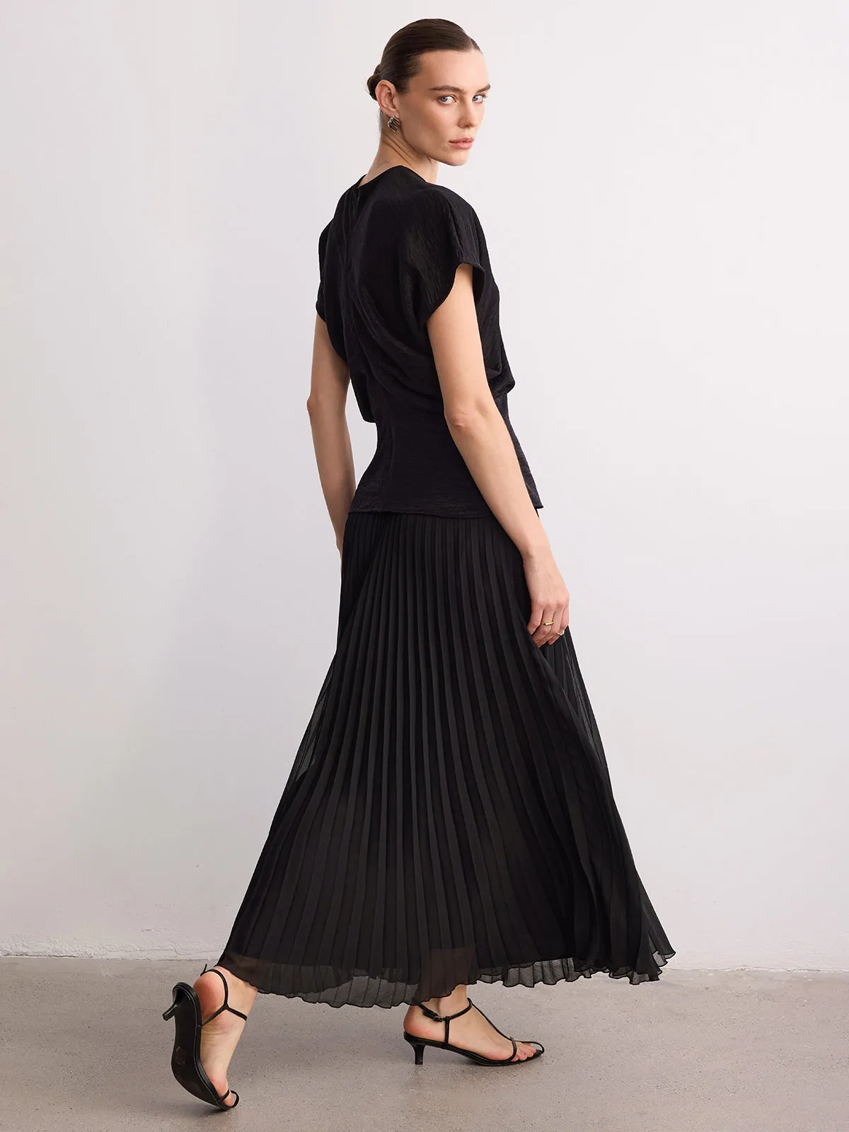 Textured Top & Pleated Maxi Skirt Set sold by COMMENSE product image thumbnail 3