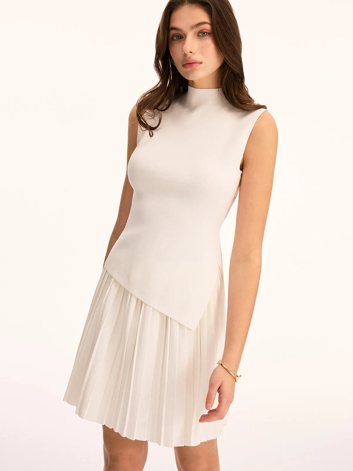 Sleeveless Knit Top & Pleated Mini Skirt Set sold by COMMENSE product image thumbnail 3