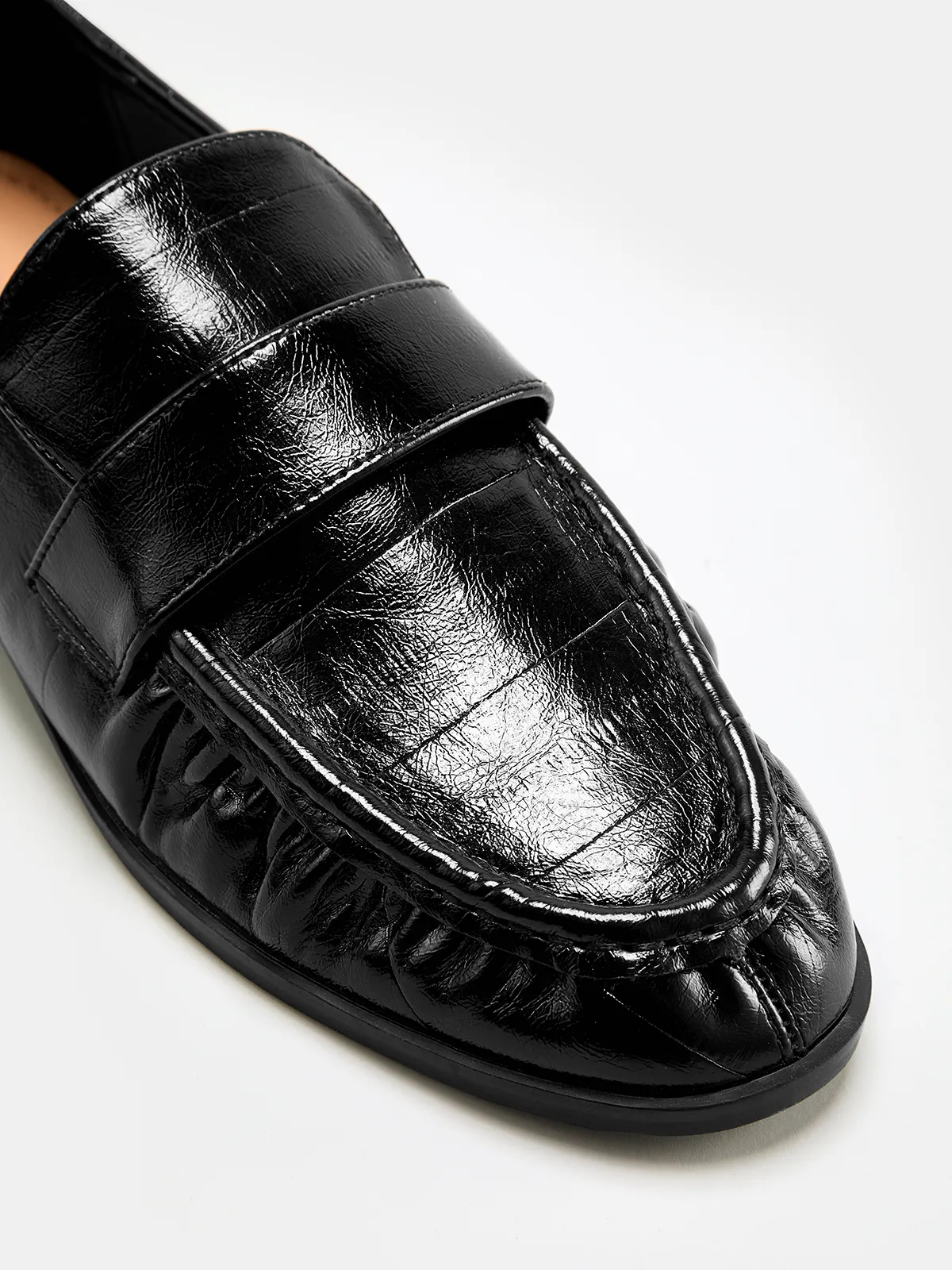 Vintage Ruched Vamp Loafers sold by COMMENSE product image thumbnail 4