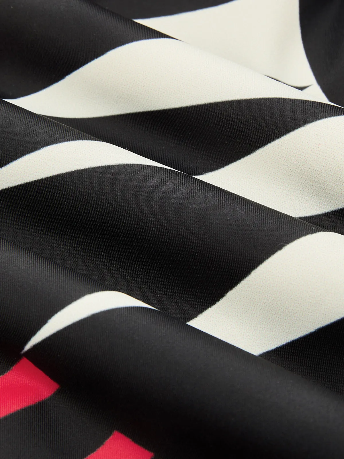 Geometric Print Deep V-Neck Midi Dress sold by COMMENSE product image thumbnail 4