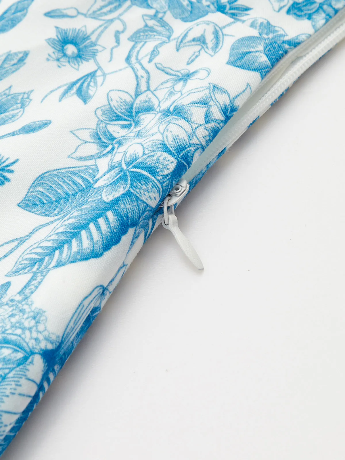 Floral Print Strappy Maxi Dress sold by COMMENSE product image thumbnail 4