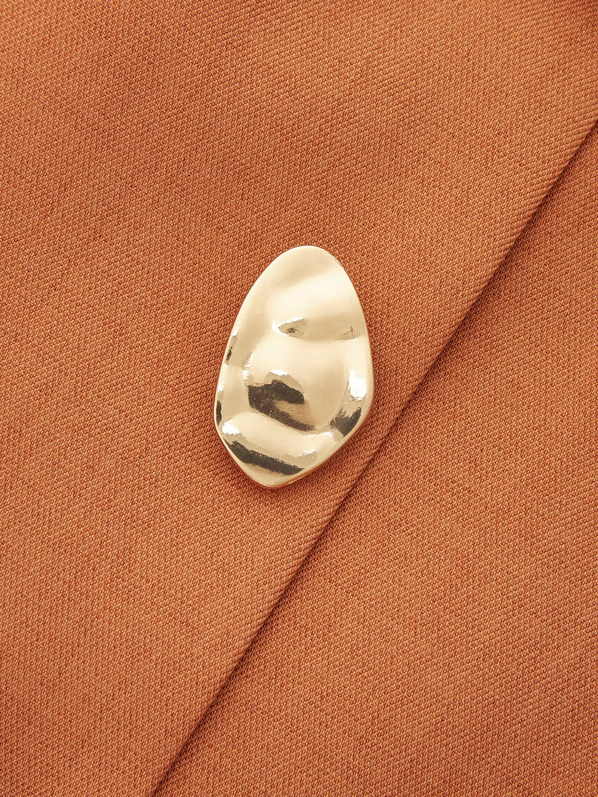 Mid-Waist Metal Detail Tailored Shorts sold by COMMENSE product image thumbnail 4