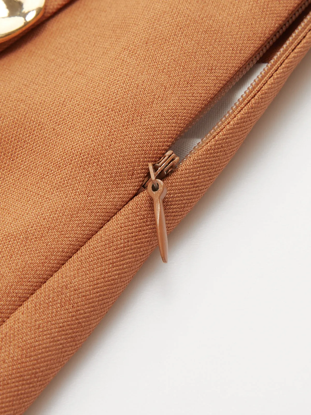 Mid-Waist Metal Detail Tailored Shorts sold by COMMENSE product image thumbnail 5