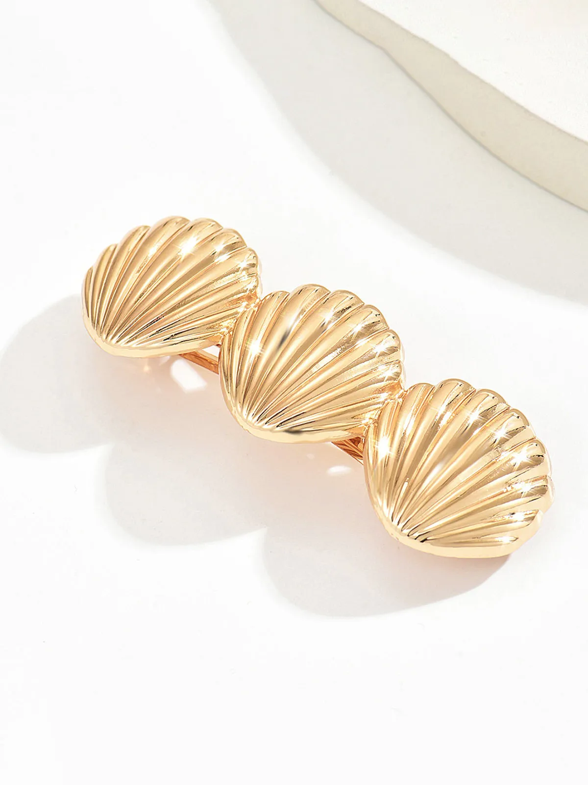 Shell Shaped Hair Clip sold by COMMENSE product image thumbnail 2