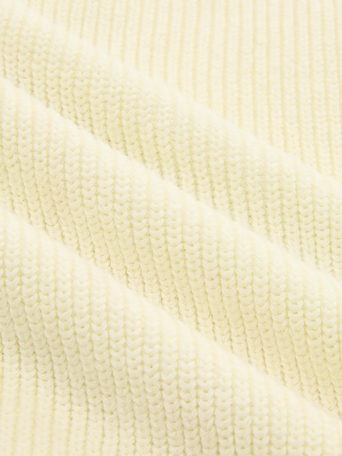 3D Floral Applique Ribbed Knit Vest sold by COMMENSE product image thumbnail 3