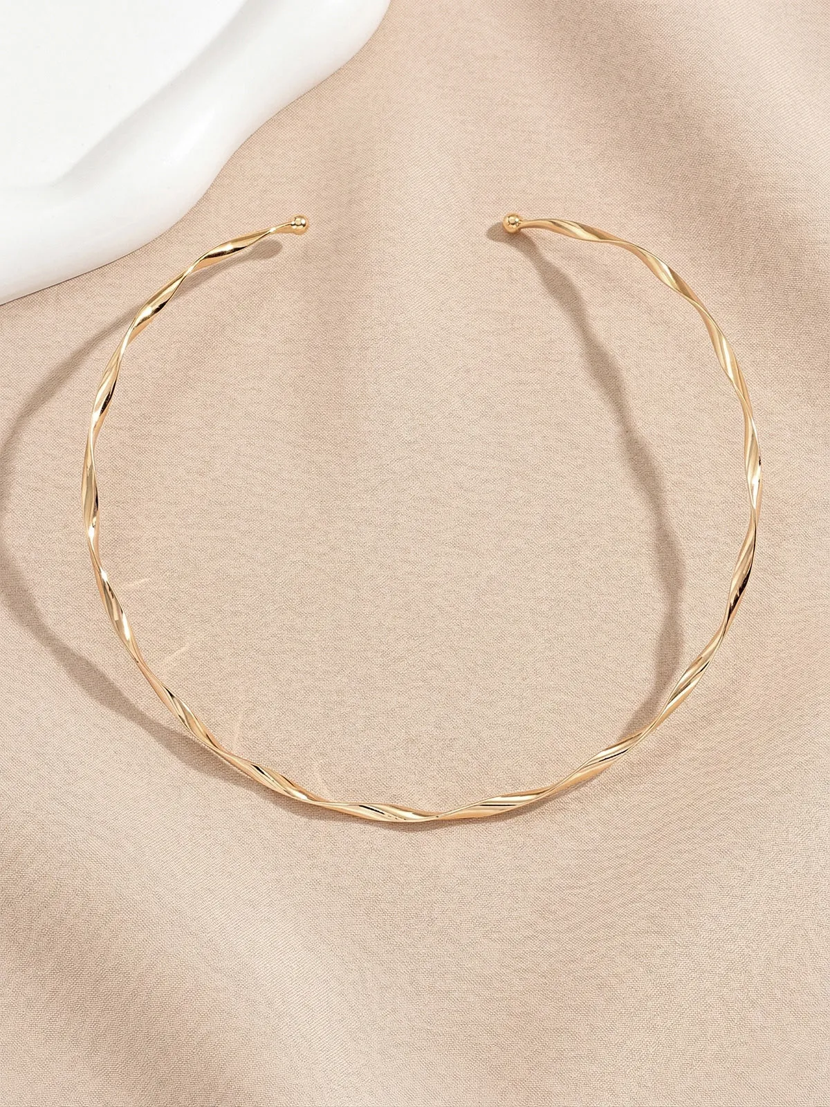 Twisted Minimalist Choker Necklace sold by COMMENSE product image thumbnail 2