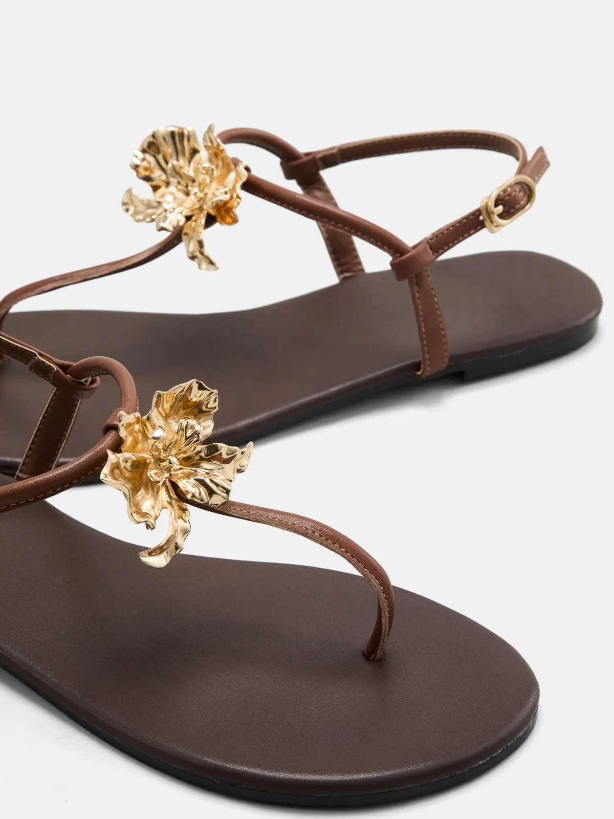 Flower Detail Thong Flat Sandals sold by COMMENSE product image thumbnail 3