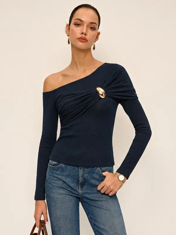 One-Shoulder Ruched Metal Buckle Long Sleeve Top made by COMMENSE
